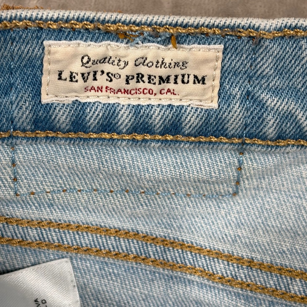 Levis Premium 501 Original Fit Light Wash Straight Leg Button Fly Jeans W28 L28 - Picture 7 of 11
